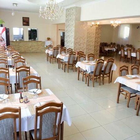 Hotel Rubin Свидник Экстерьер фото